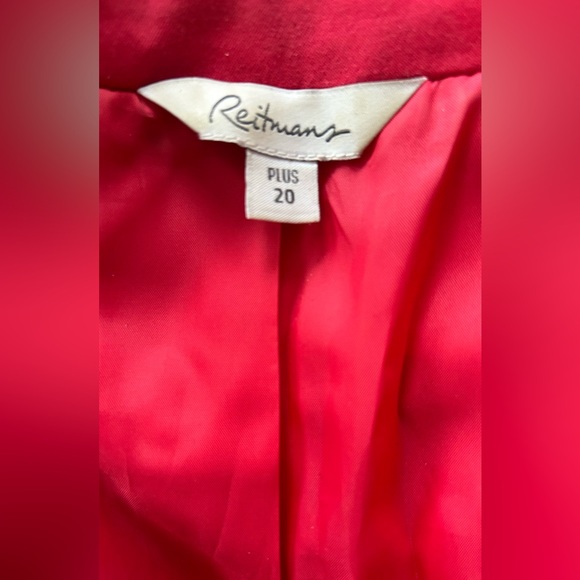Coral coloured one-button blazer. Reitmans, size 2x. - Picture 6 of 7